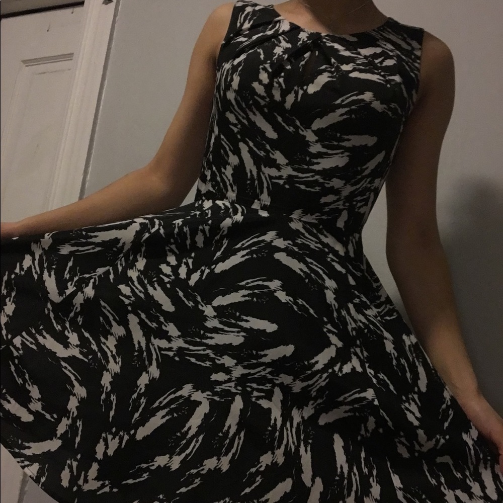 Express dress - Picture 5 of 5
